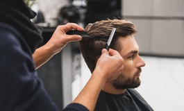 Flex Your Best Look with Our Grooming Parlor Services!